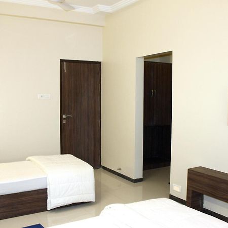 Oyo 4316 Hotel Sai Empire Shirdi Eksteriør billede