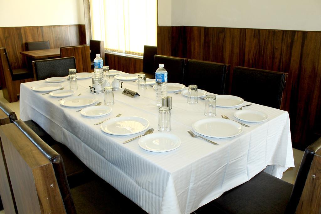 Oyo 4316 Hotel Sai Empire Shirdi Eksteriør billede