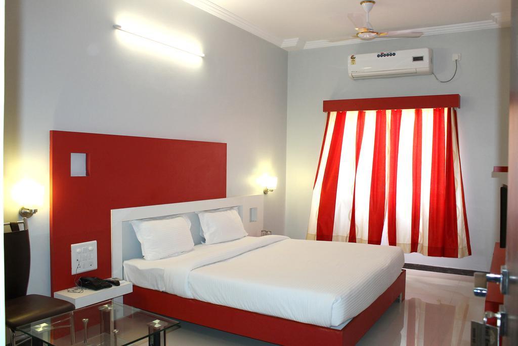 Oyo 4316 Hotel Sai Empire Shirdi Værelse billede